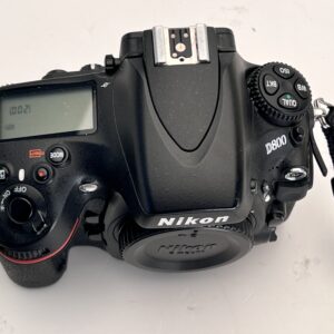D800
